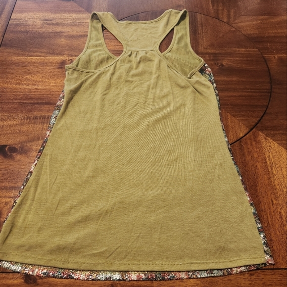 Maurices Green Sequin Tank Top Women's Size Medium - Picture 5 of 5